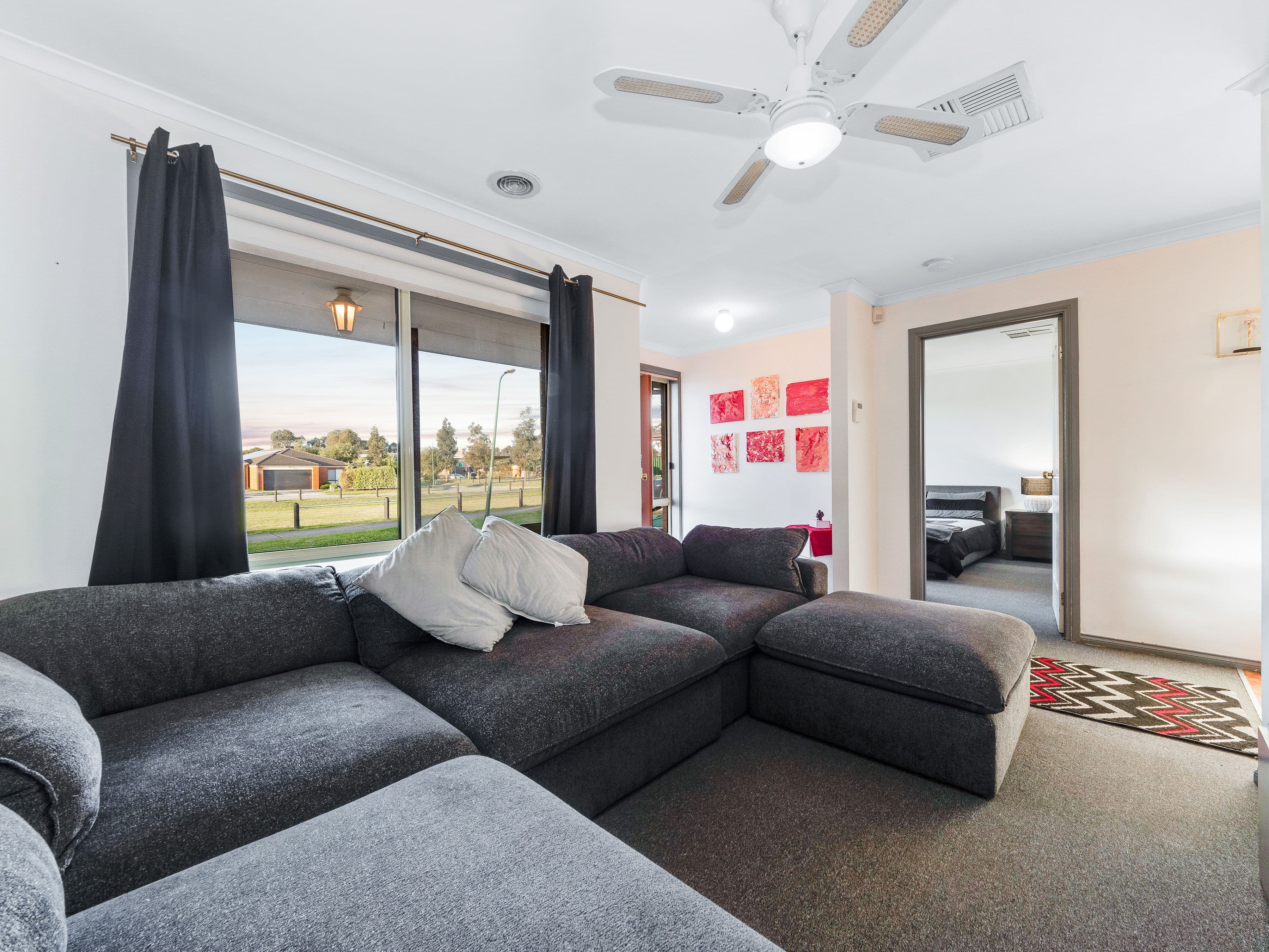 27 Genoa Way, Cranbourne West VIC 3977, Cranbourne West - Thumbnail 3