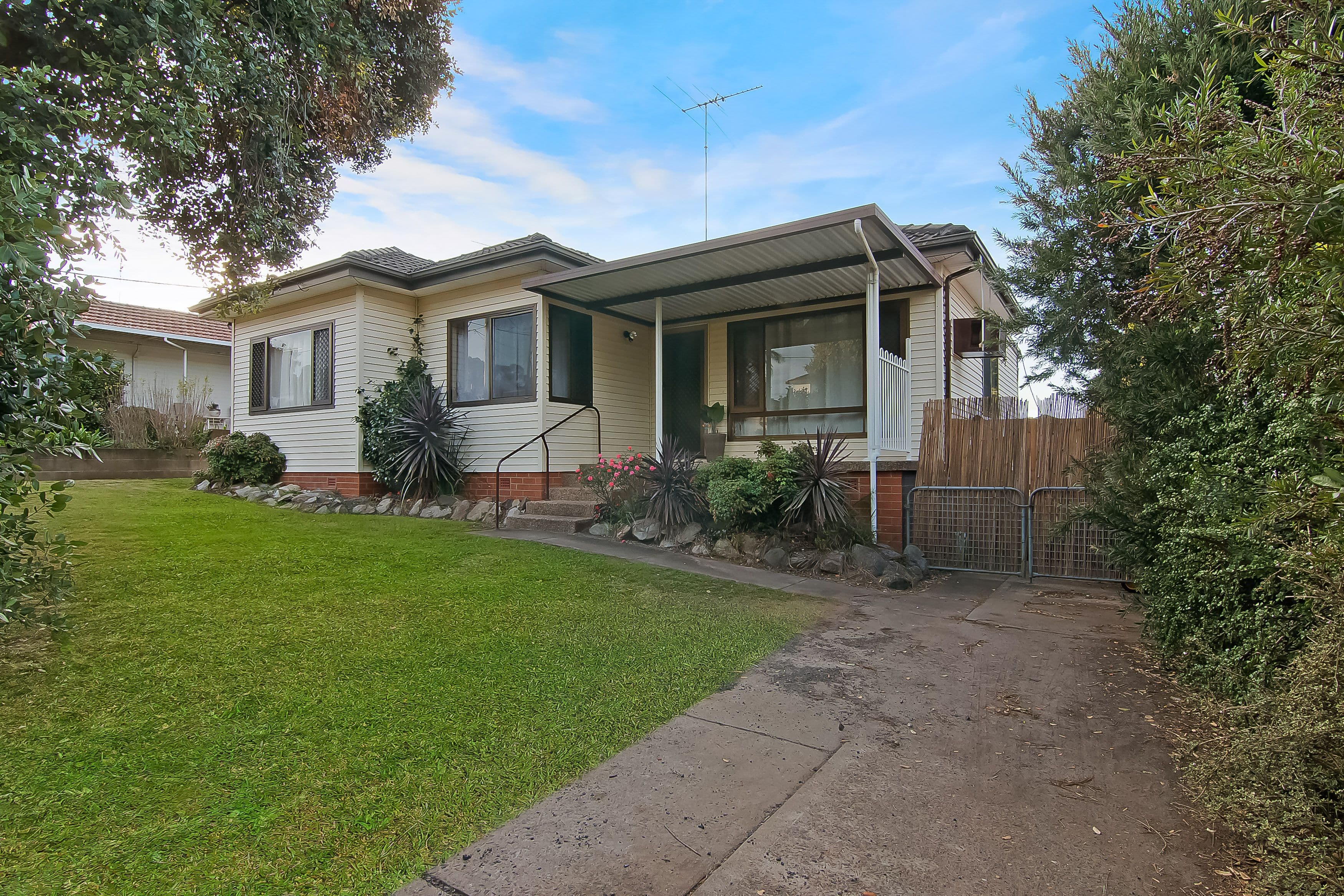 7 Savery Crescent, Blacktown - Image 1