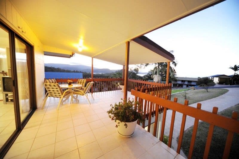 38 Island Drive, CANNONVALE QLD 4802, Cannonvale - Thumbnail 2