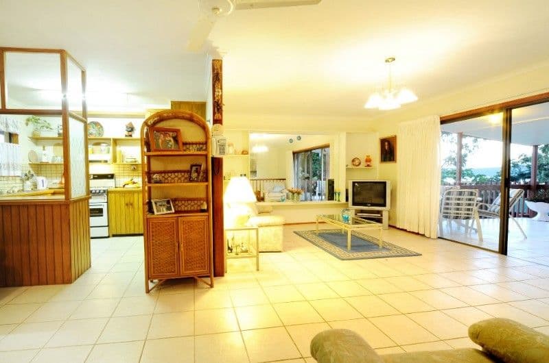 38 Island Drive, CANNONVALE QLD 4802, Cannonvale - Thumbnail 4