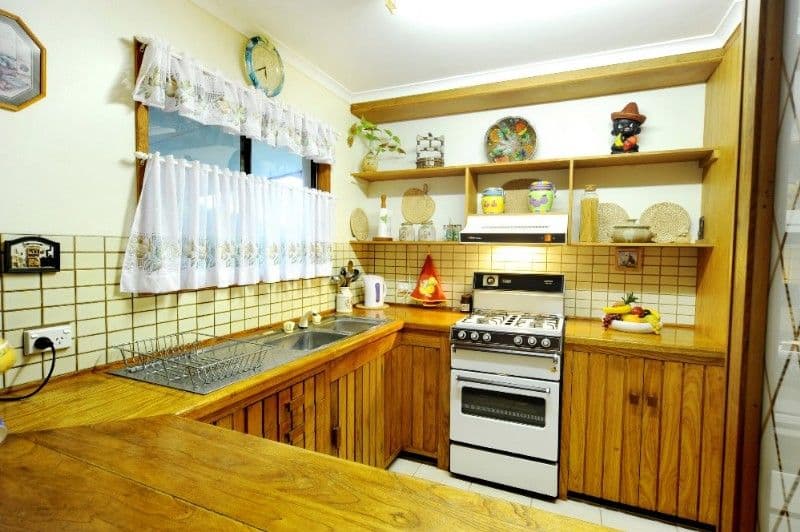 38 Island Drive, CANNONVALE QLD 4802, Cannonvale - Thumbnail 5