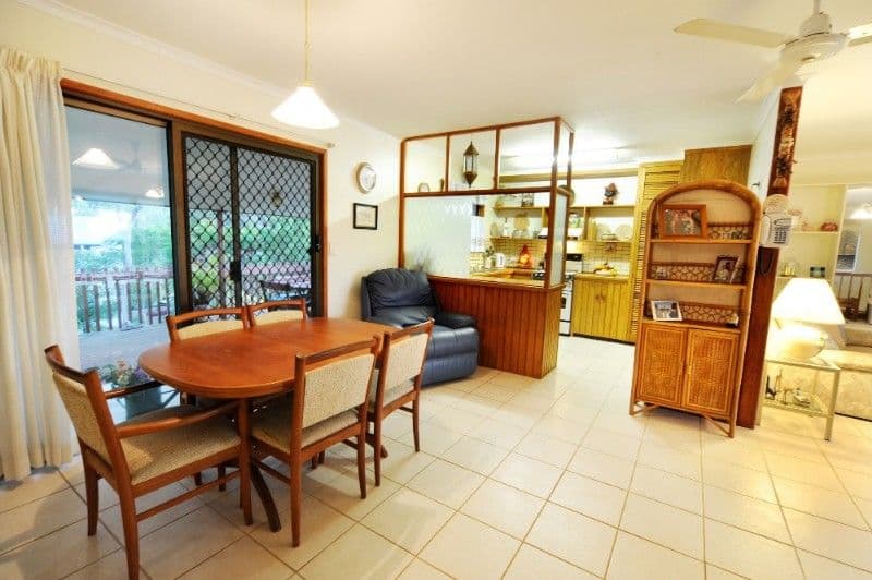 38 Island Drive, CANNONVALE QLD 4802, Cannonvale - Thumbnail 6