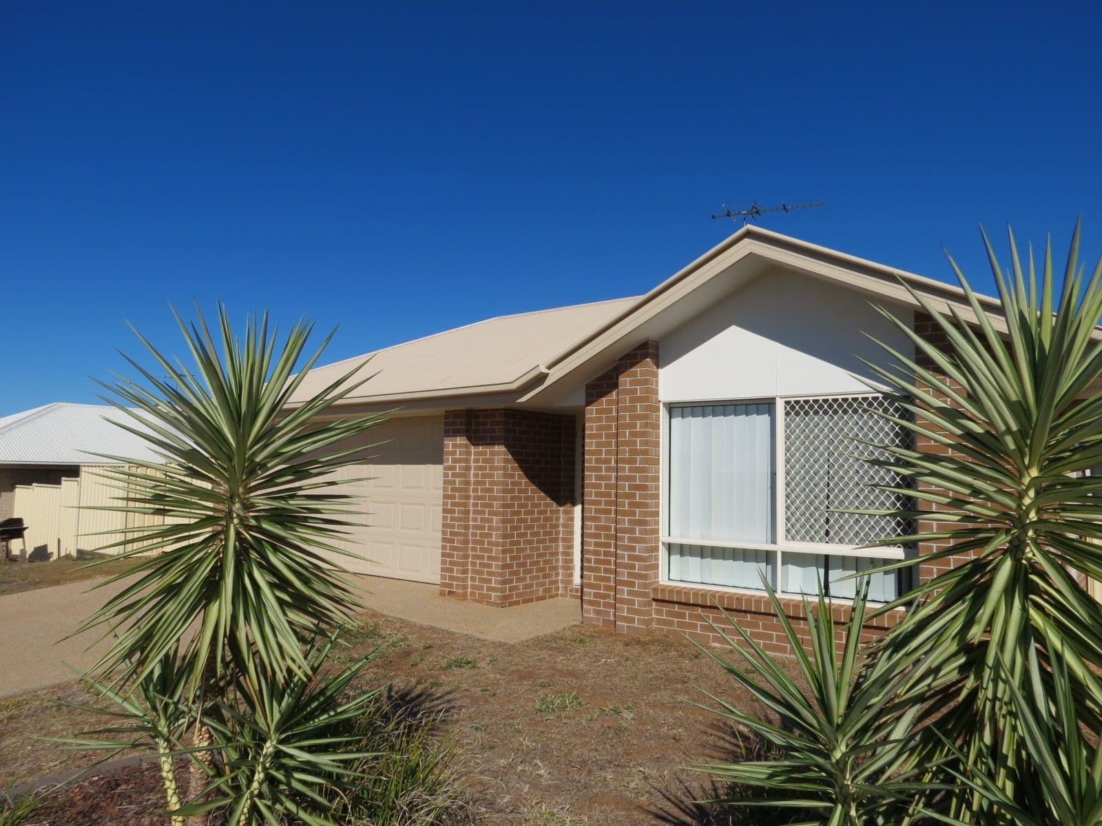 8 Suncrest Street, EMERALD QLD 4720, Emerald - Image 1