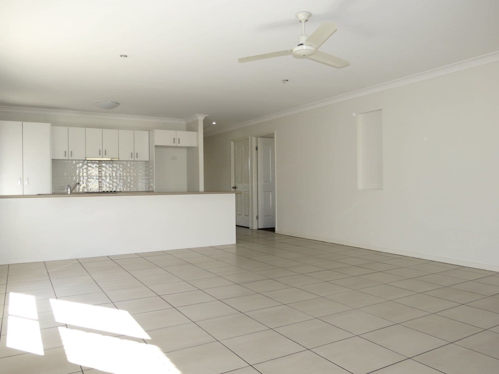 8 Suncrest Street, EMERALD QLD 4720, Emerald - Thumbnail 6