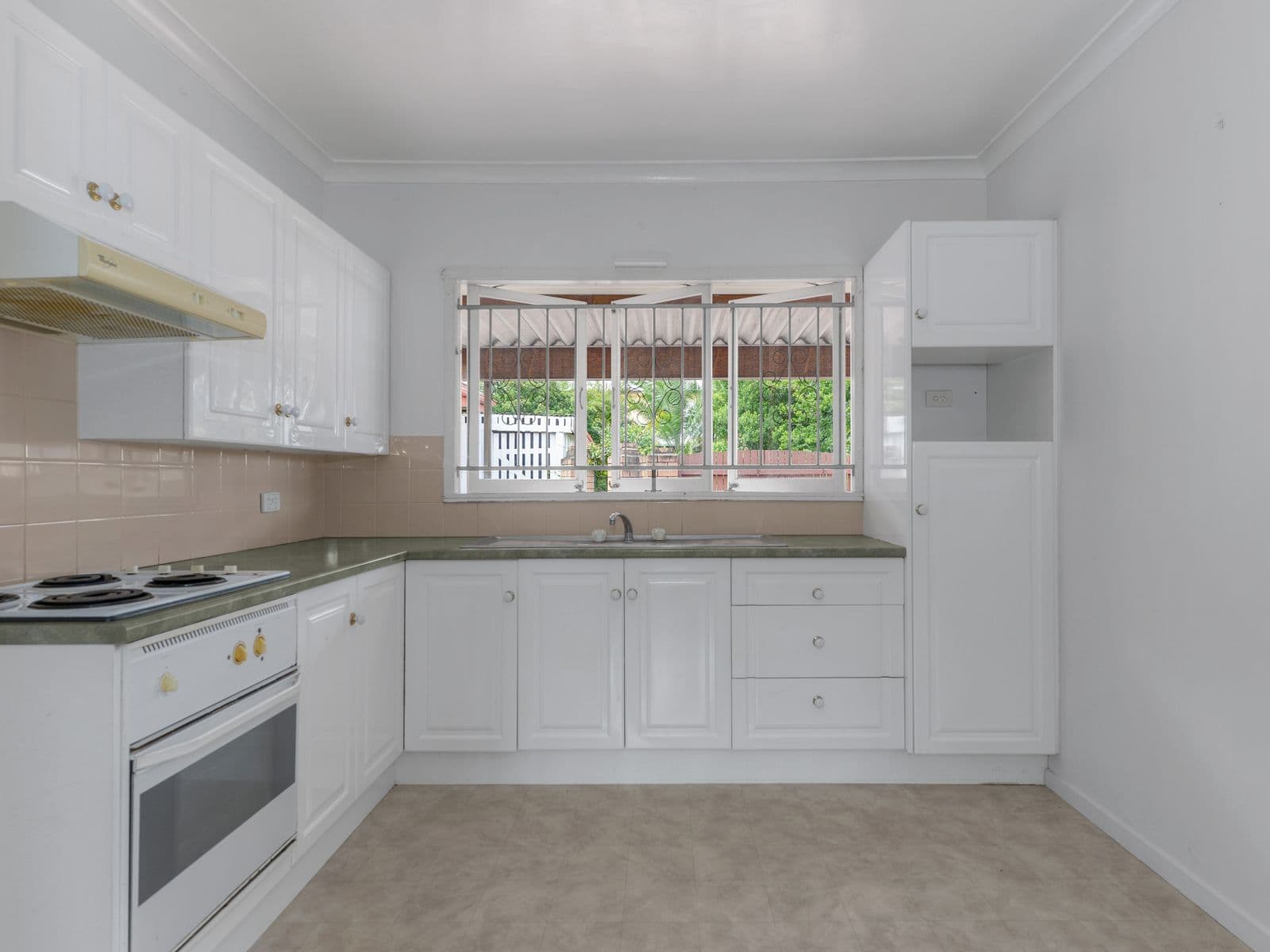240 Cliveden Avenue, Corinda QLD 4075, Corinda - Thumbnail 8