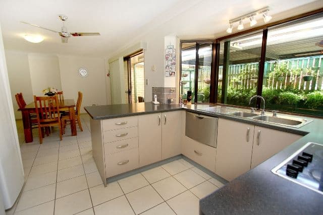 62 Jilbard Drive, SPRINGWOOD QLD 4127, Springwood - Thumbnail 5