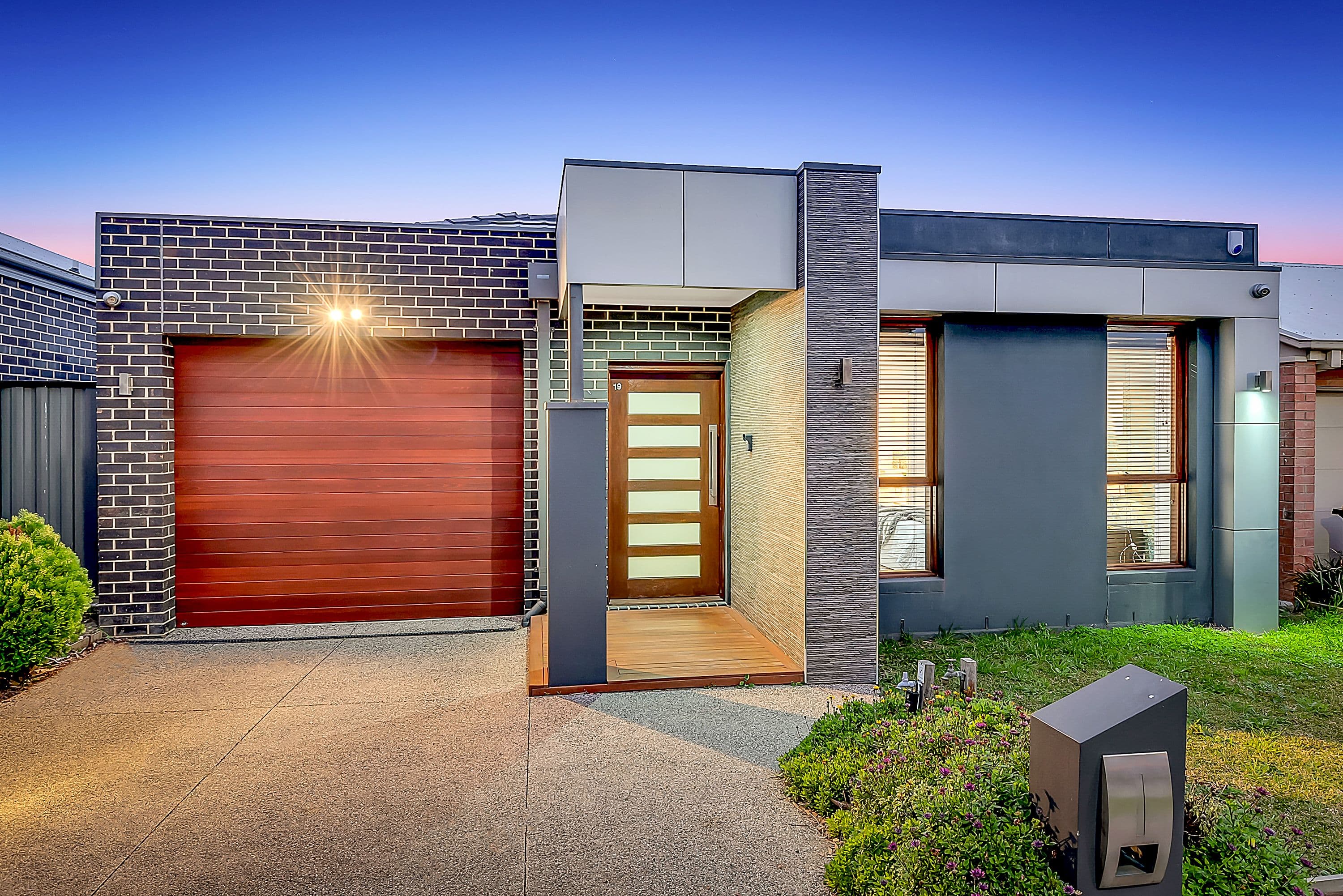 19 Farrell Street, Craigieburn VIC 3064, Craigieburn - Image 1