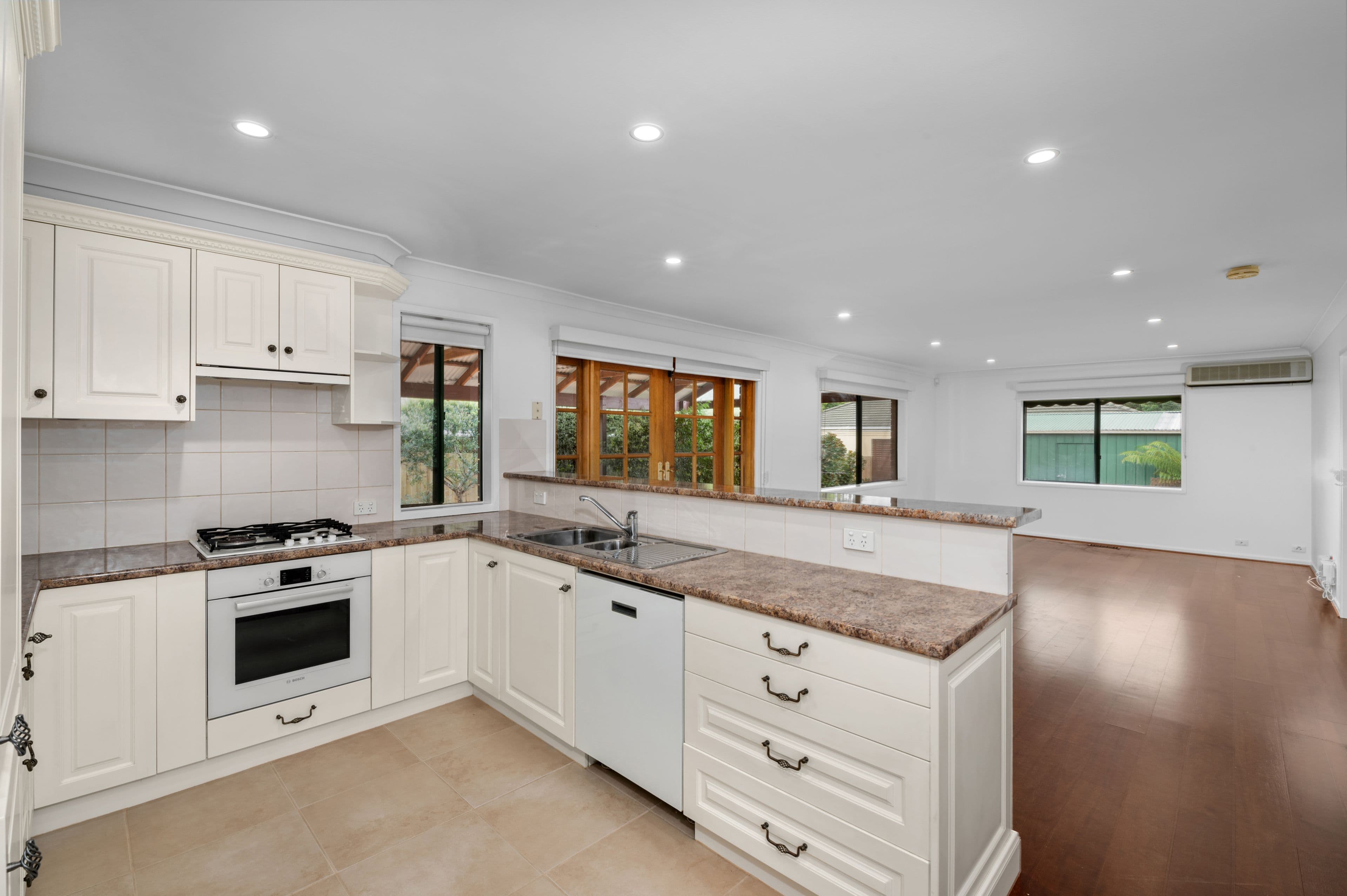 5 Brolga Place, South Morang VIC 3752, South Morang - Thumbnail 2