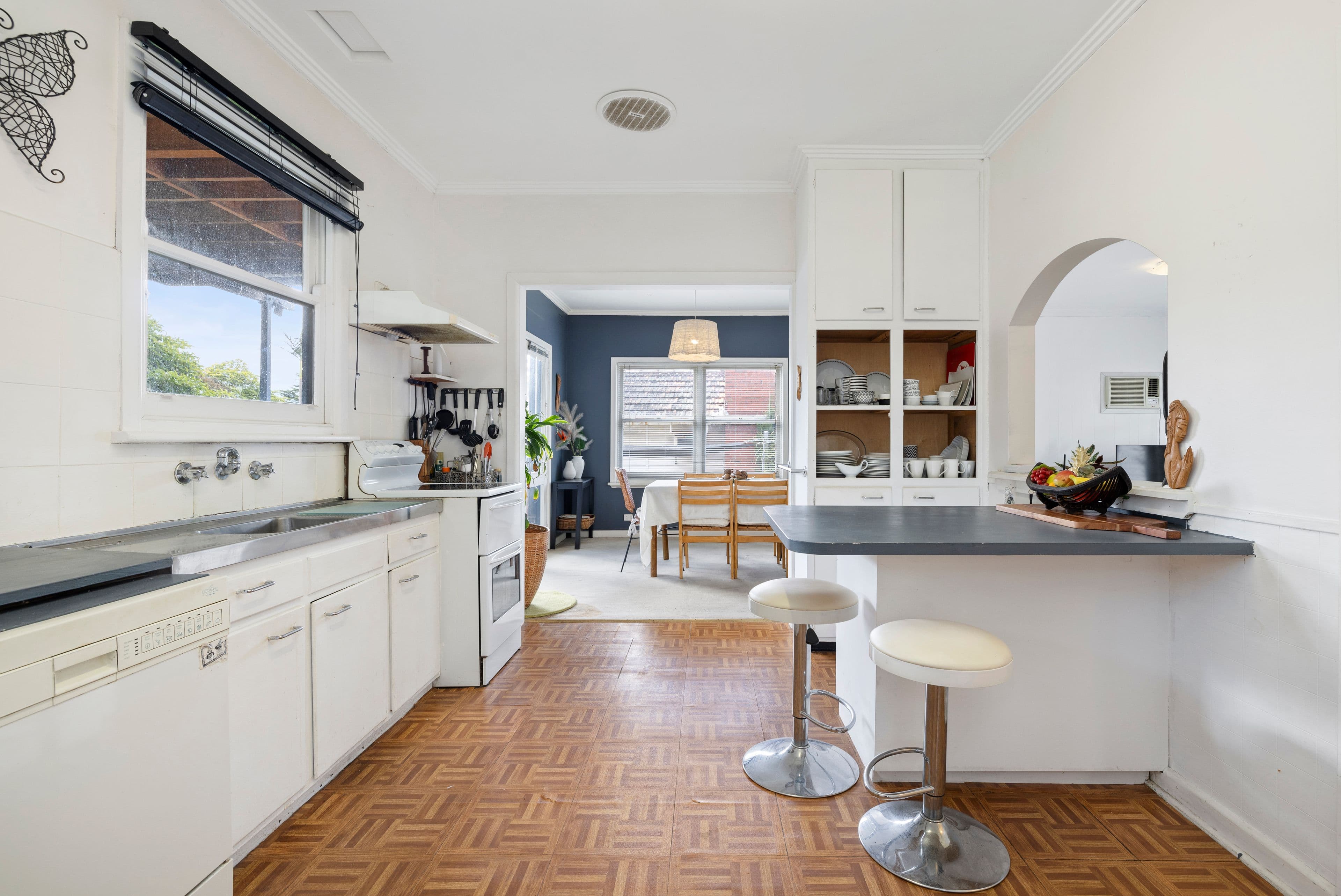 11 Munro Avenue, Cheltenham VIC 3192, Cheltenham - Thumbnail 5