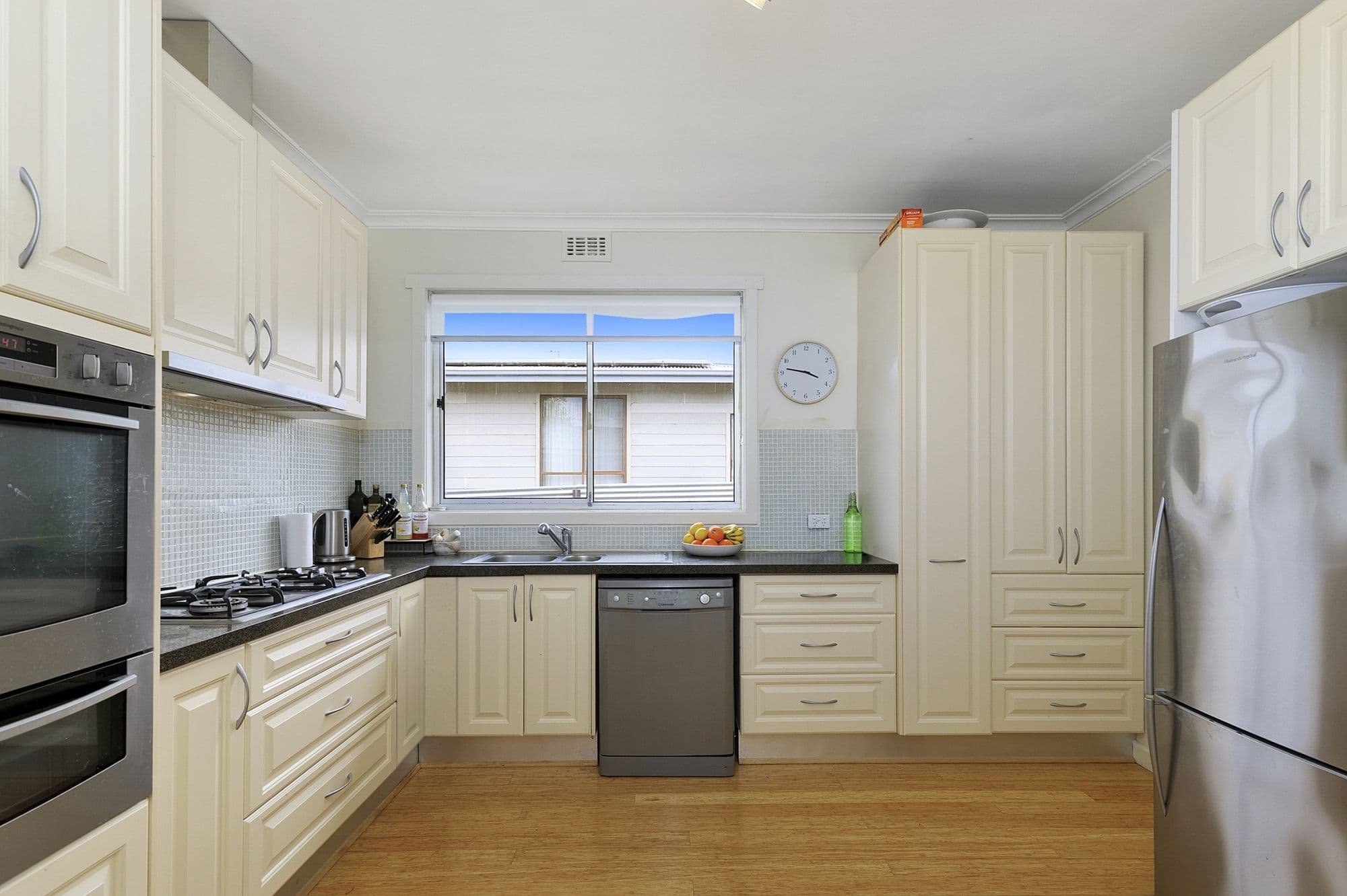 15 Neylan Street, Ararat VIC 3377, Ararat - Thumbnail 2