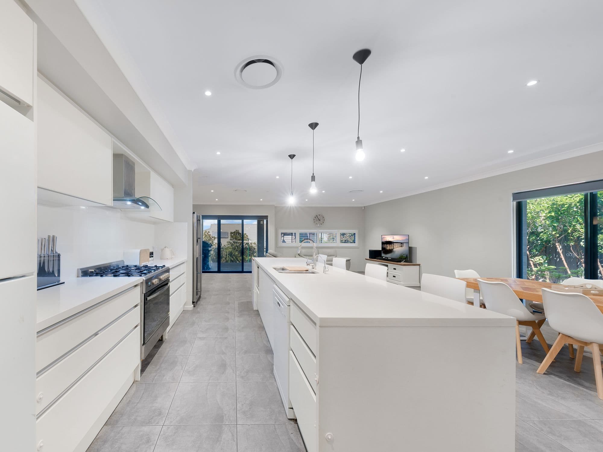 22 Fairbank Drive, GLEDSWOOD HILLS NSW 2557, Gledswood Hills - Thumbnail 3