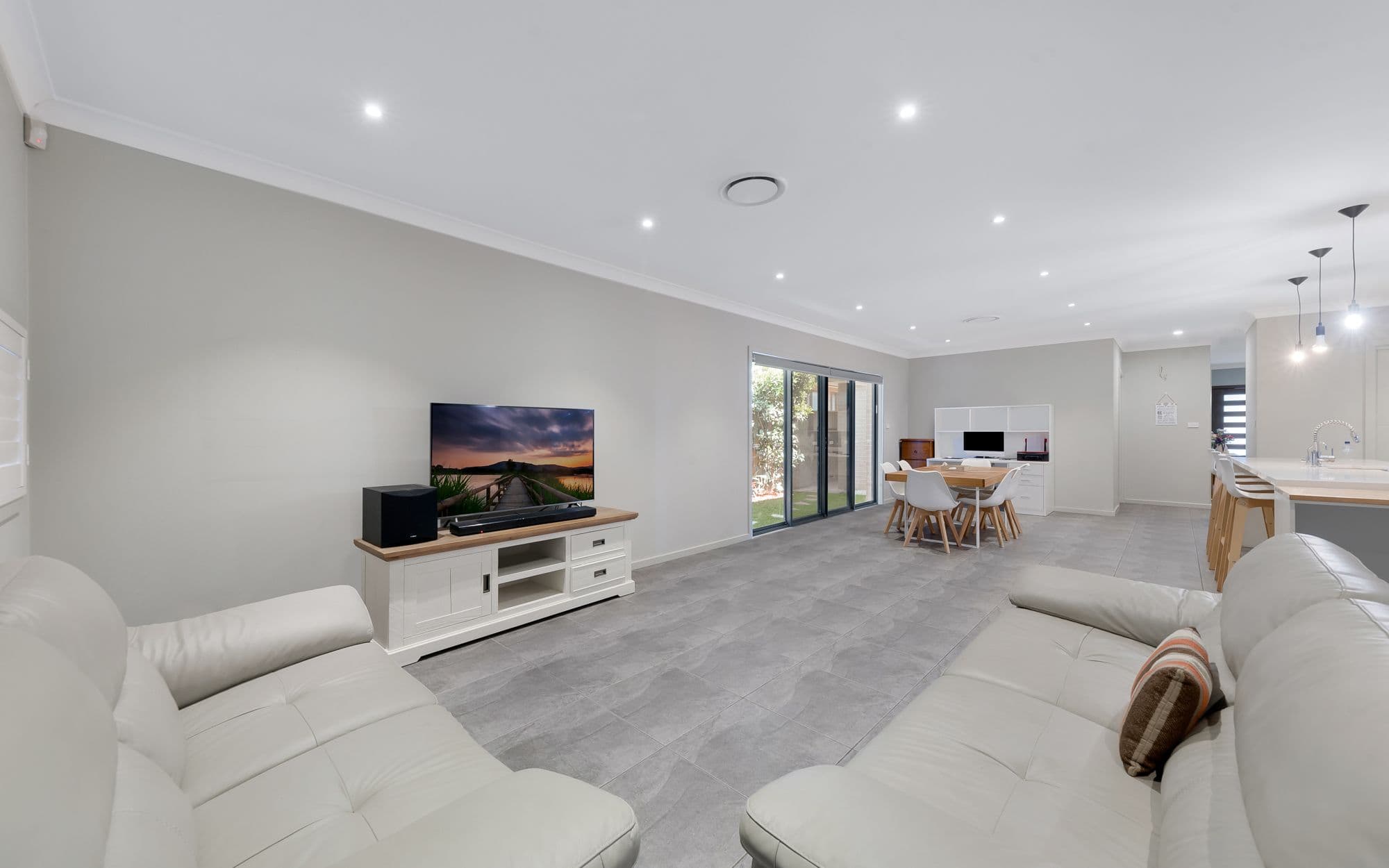 22 Fairbank Drive, GLEDSWOOD HILLS NSW 2557, Gledswood Hills - Thumbnail 6