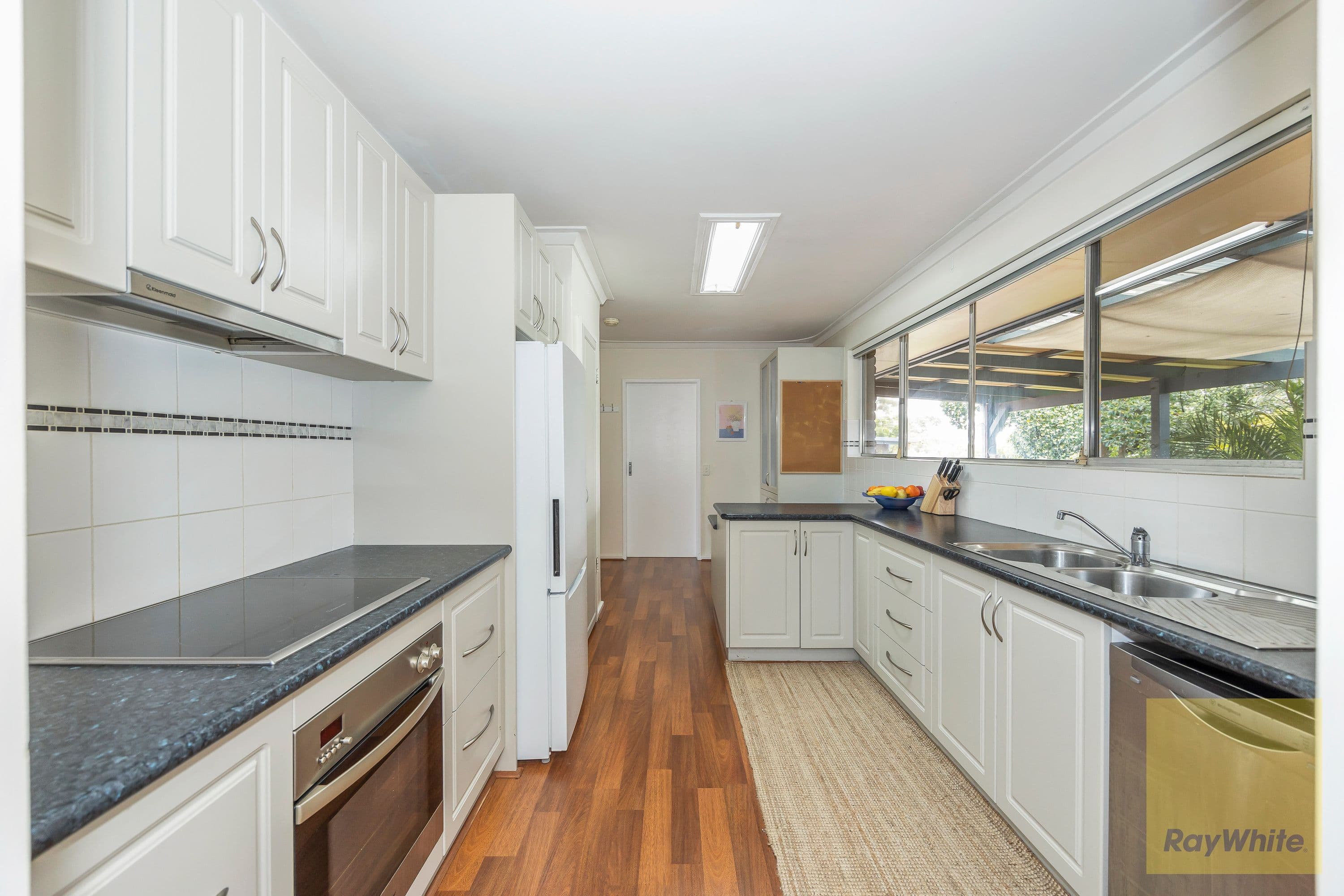6 Sampson Close, Kalamunda WA 6076, Kalamunda - Thumbnail 4