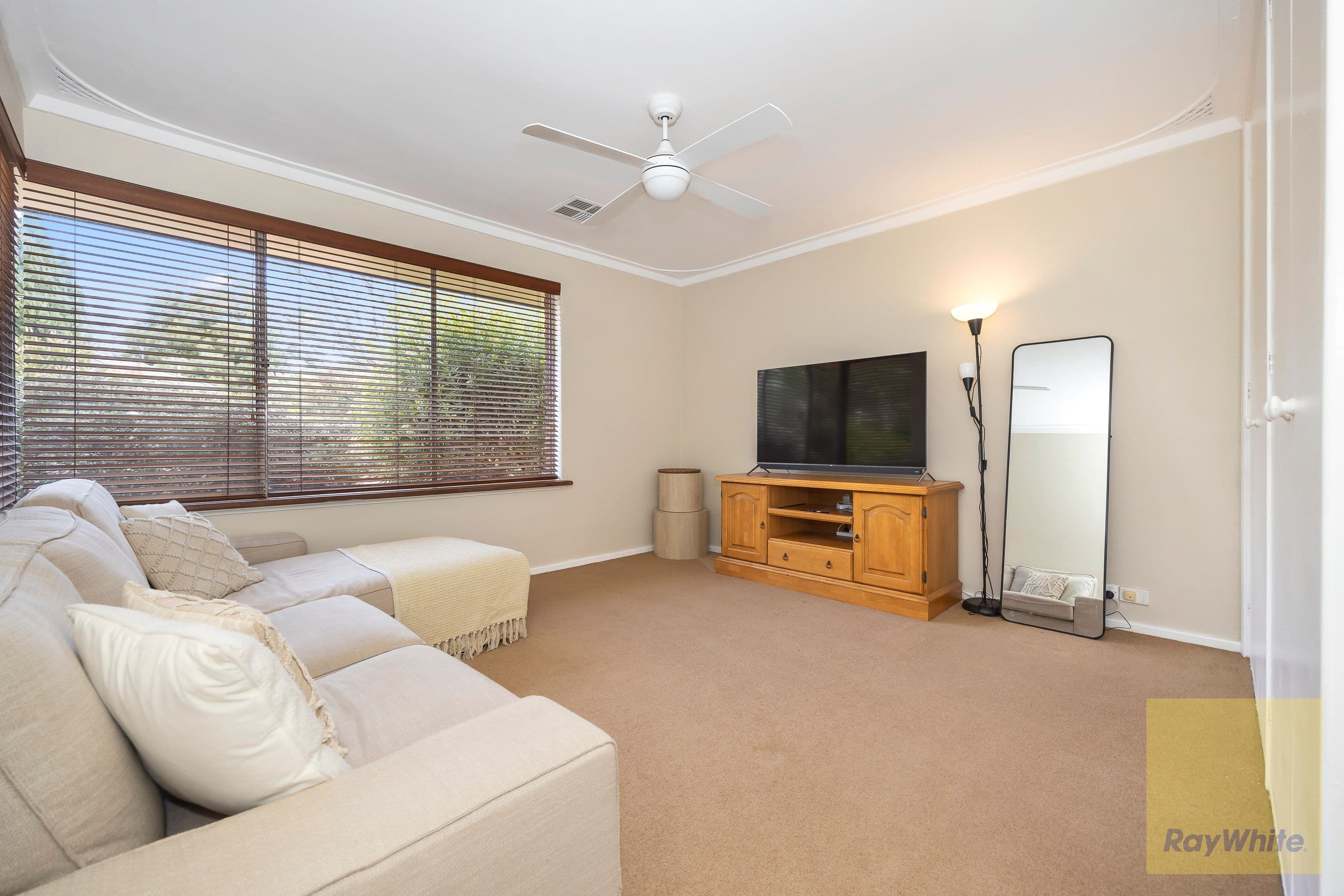 6 Sampson Close, Kalamunda WA 6076, Kalamunda - Thumbnail 8