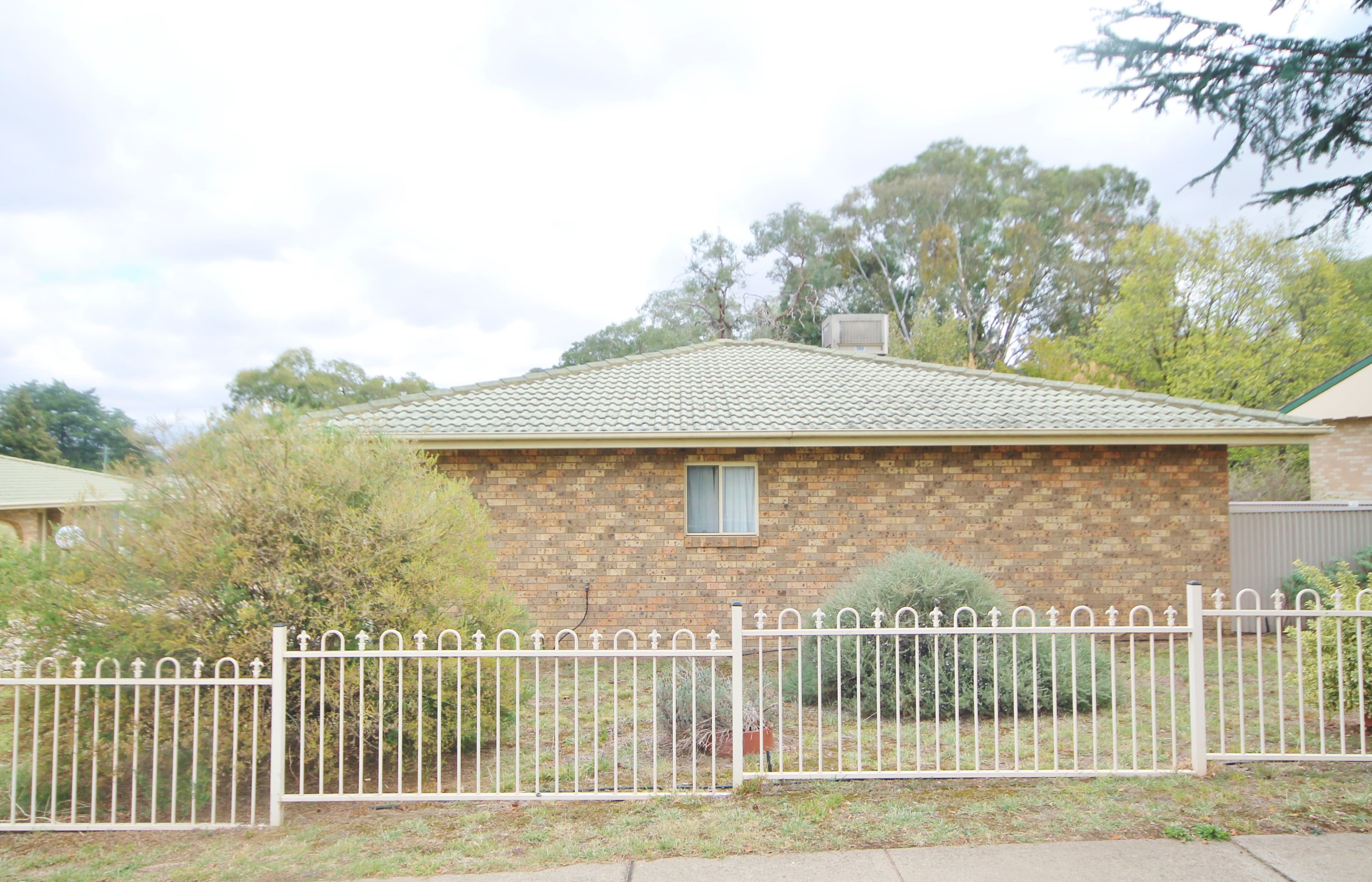  10-12 Blackett Avenue, Young NSW 2594, Young - Thumbnail 2