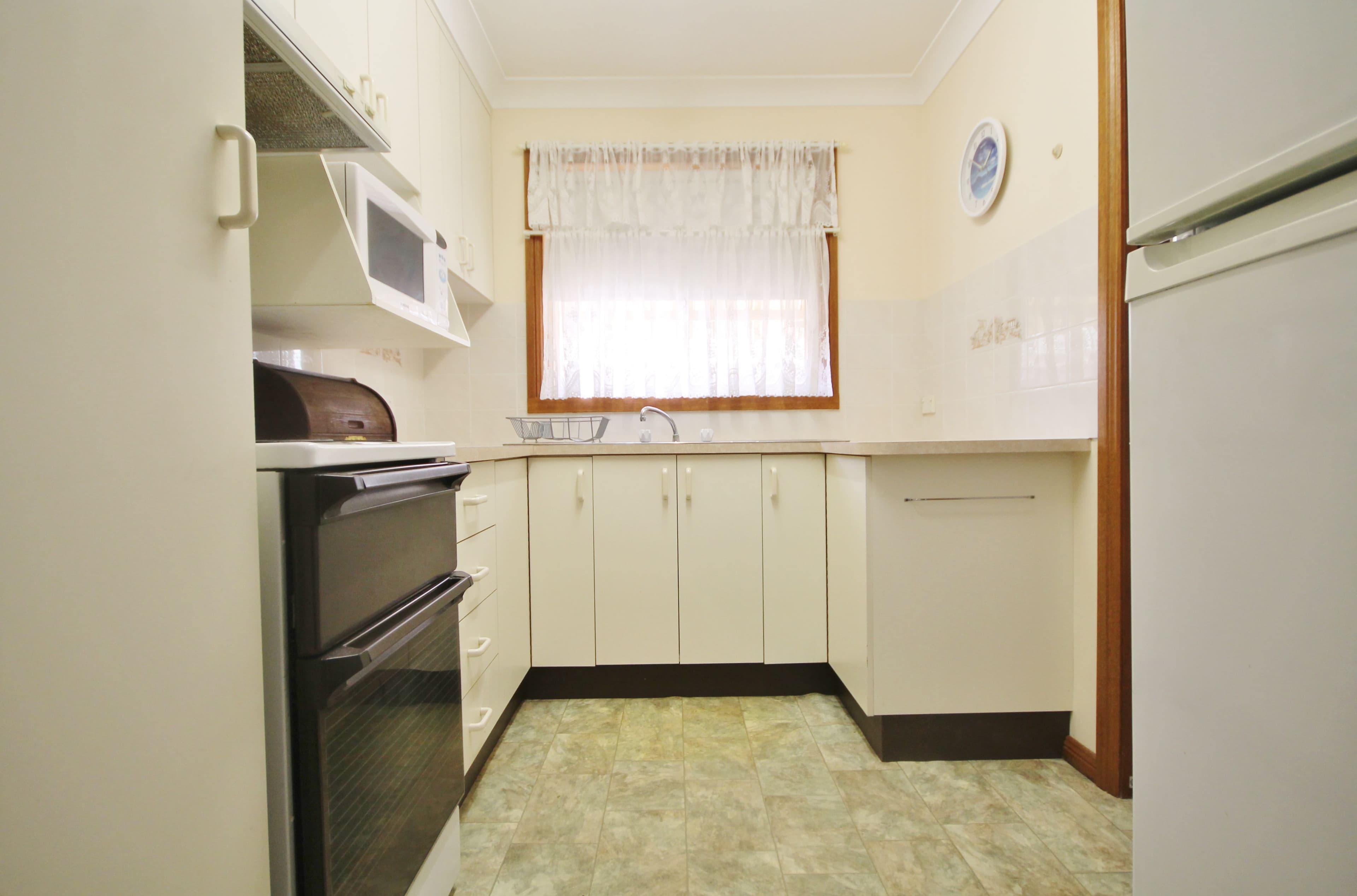  10-12 Blackett Avenue, Young NSW 2594, Young - Thumbnail 3