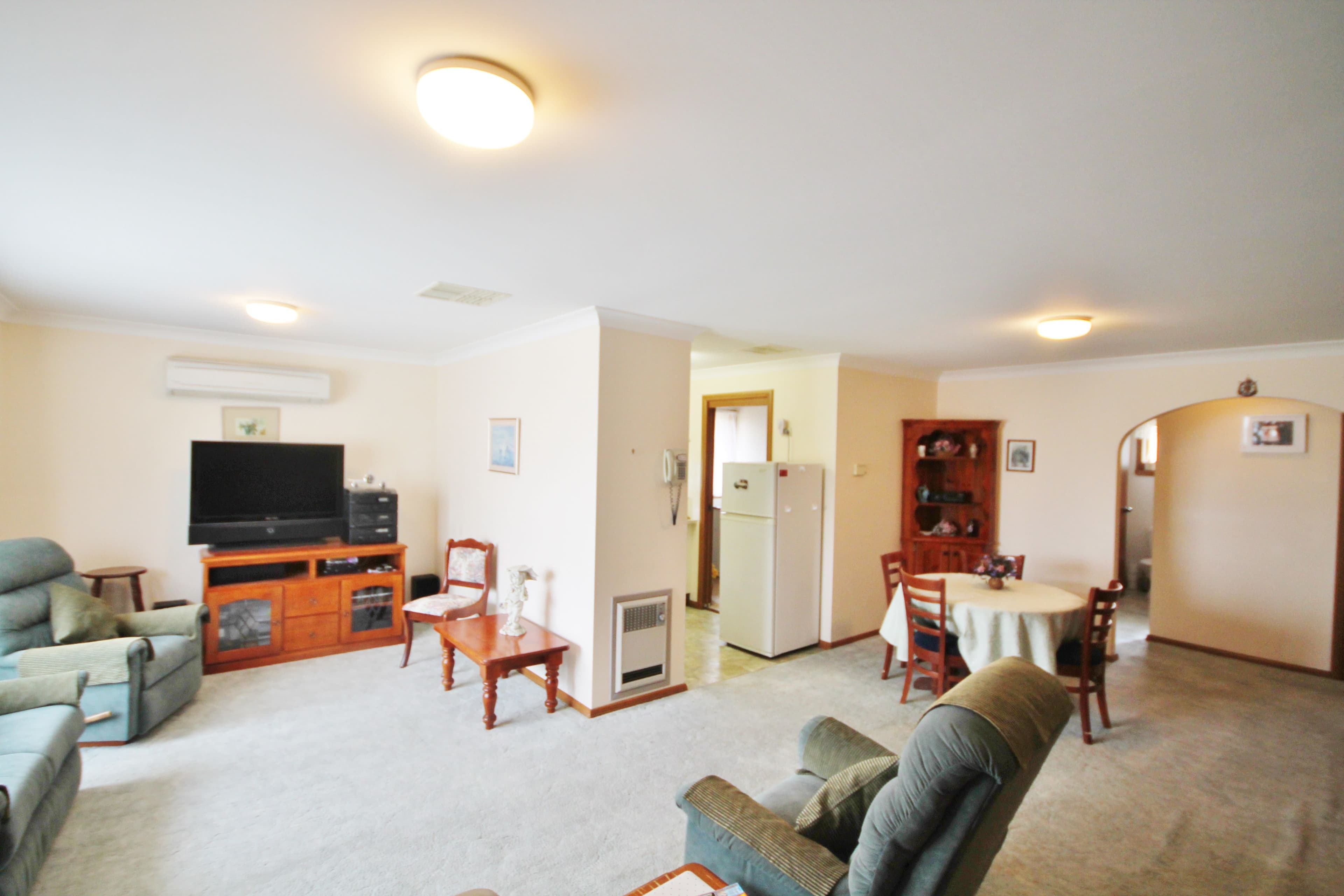  10-12 Blackett Avenue, Young NSW 2594, Young - Thumbnail 8