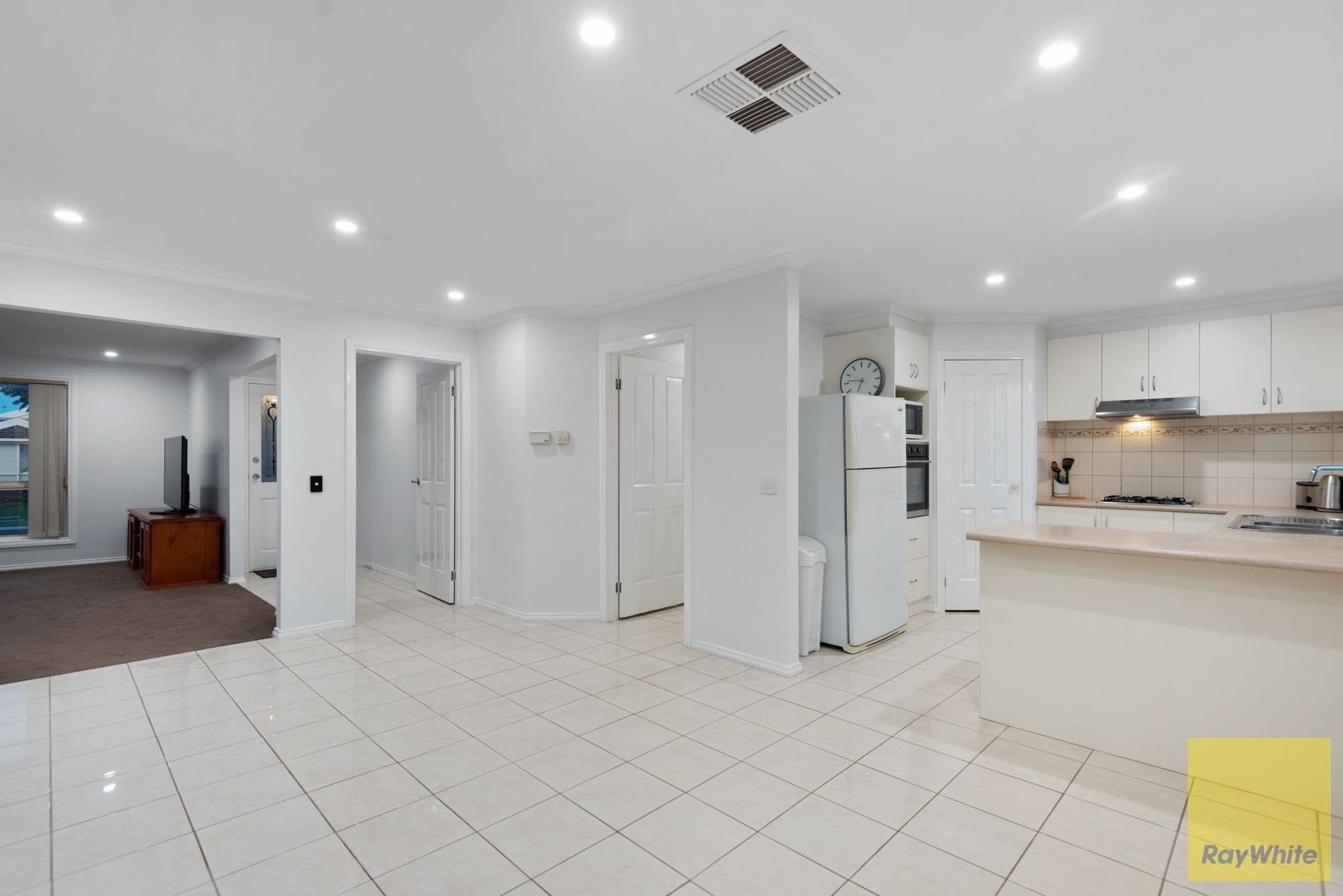 13 Lauderdale Drive, Tarneit VIC 3029, Tarneit - Thumbnail 5