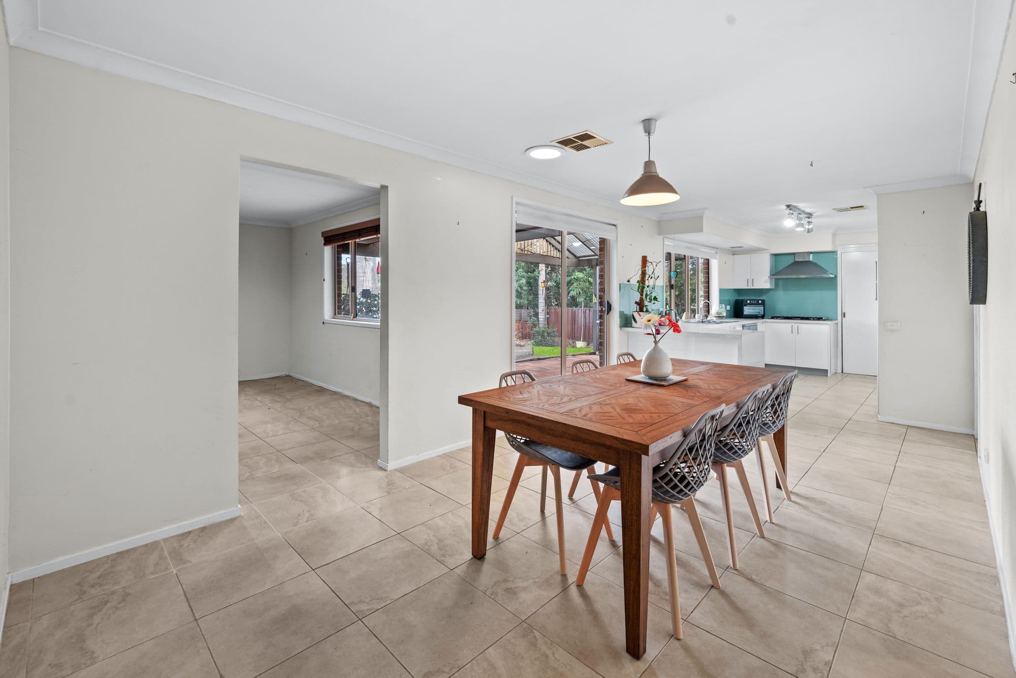 10 Clydebank Crescent, Glen Alpine NSW 2560, Glen Alpine - Thumbnail 4