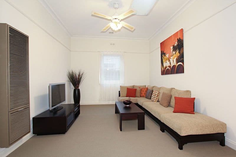 34 Clapham Road, HUGHESDALE VIC 3166, Hughesdale - Thumbnail 2