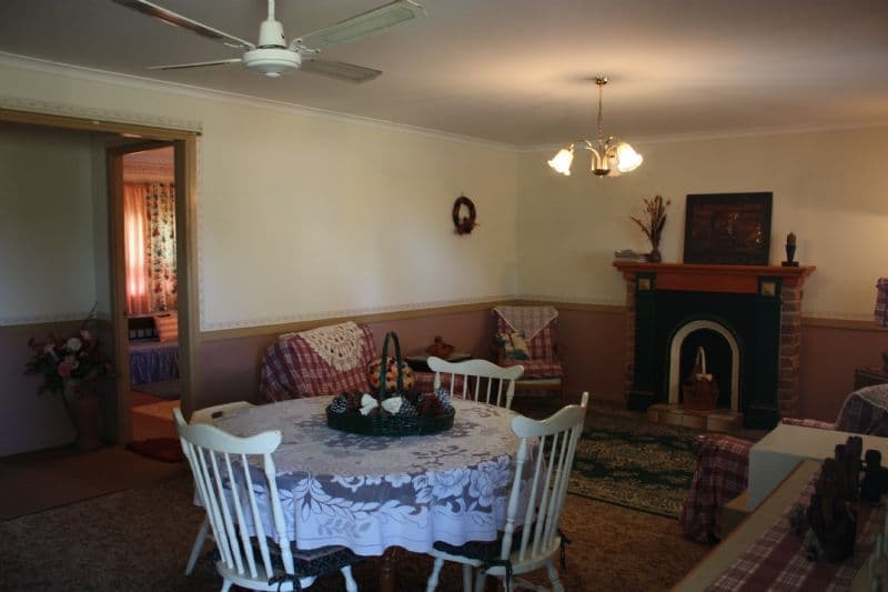 59 Colinton Street, TOOGOOLAWAH QLD 4313, Toogoolawah - Thumbnail 2