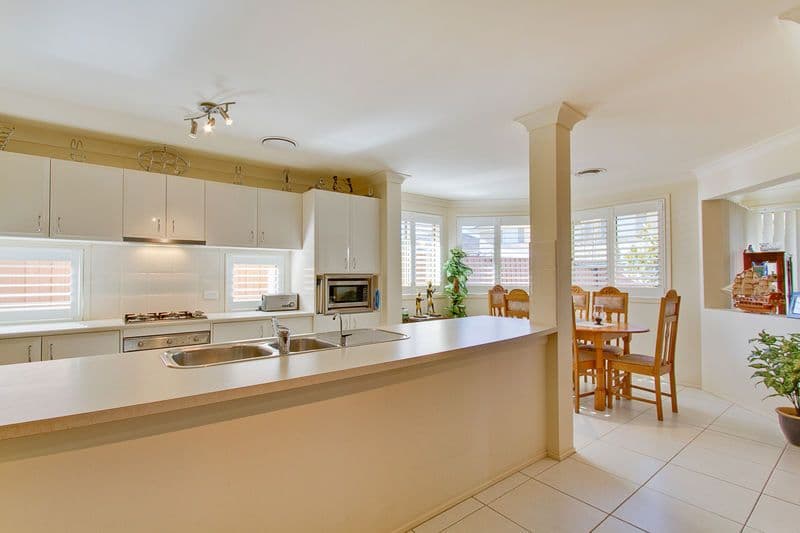 8 Wedge Place, BEAUMONT HILLS NSW 2155, Beaumont Hills - Thumbnail 4