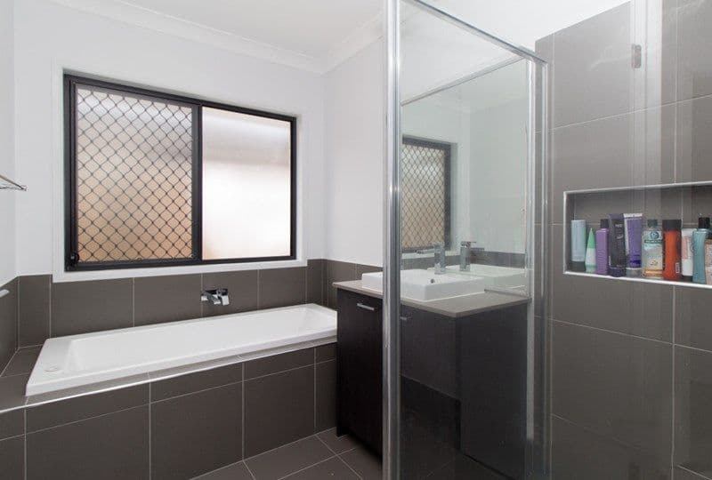 15 Cunningham Street, FLAGSTONE QLD 4280, Flagstone - Thumbnail 5