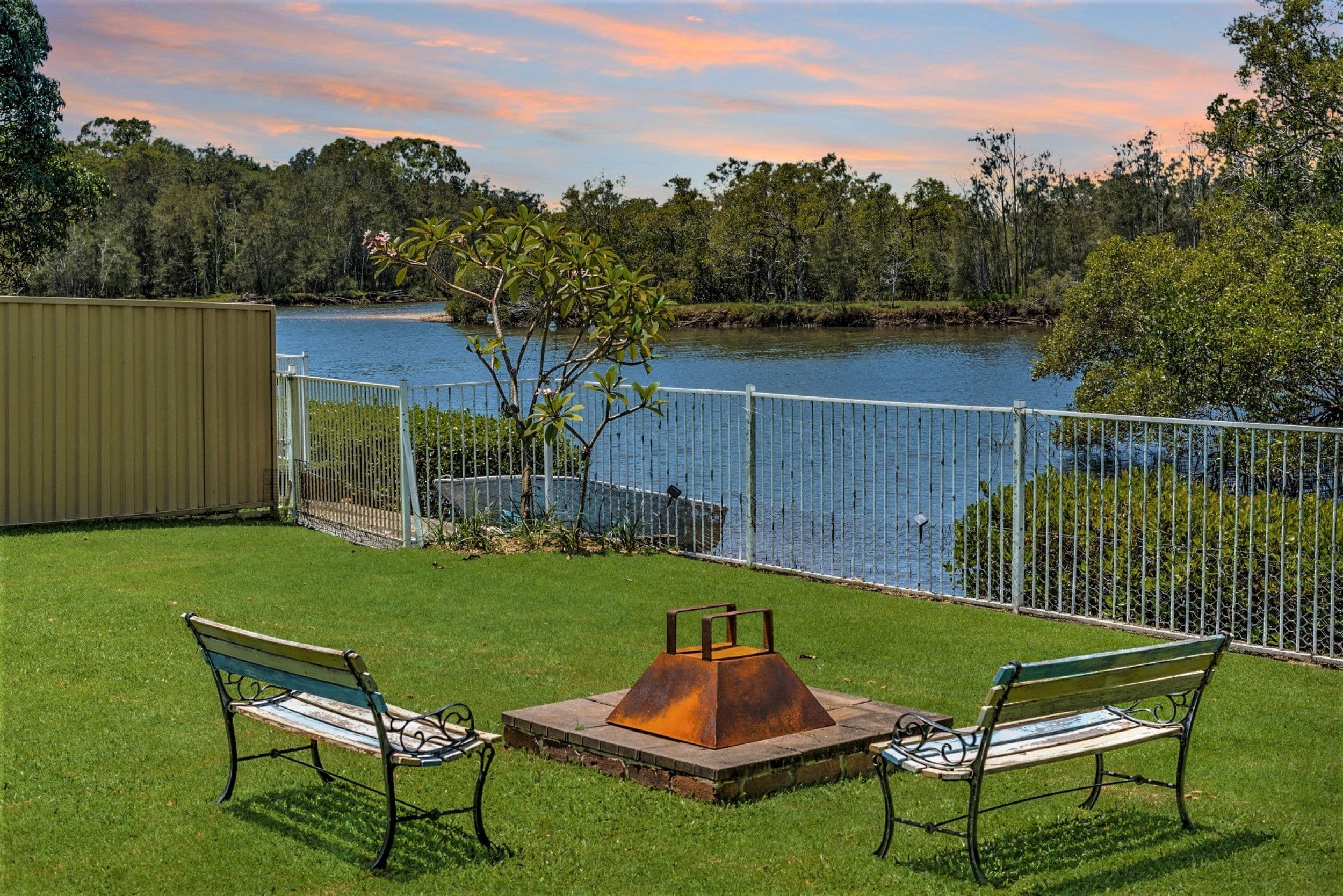 32 Tallebudgera Creek Road, Burleigh Heads QLD 4220, Burleigh Heads - Thumbnail 3