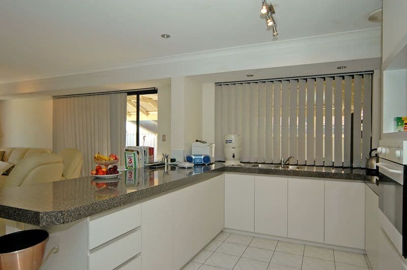 42 Lombardy Crescent, CAVERSHAM WA 6055, Caversham - Thumbnail 6
