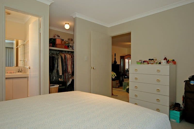 42 Lombardy Crescent, CAVERSHAM WA 6055, Caversham - Thumbnail 8