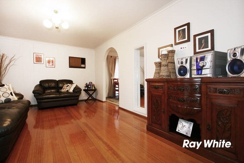 84 Fonteyn Drive, WANTIRNA SOUTH VIC 3152, Wantirna South - Thumbnail 2