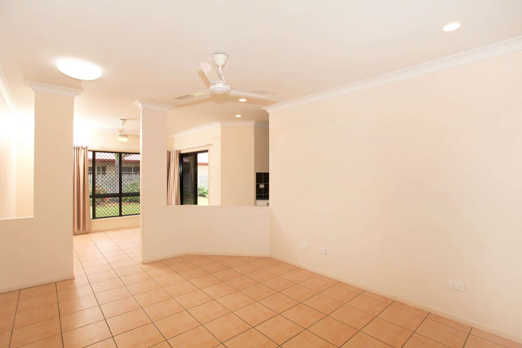 38 Woodbine Drive, ANNANDALE QLD 4814, Annandale - Thumbnail 4