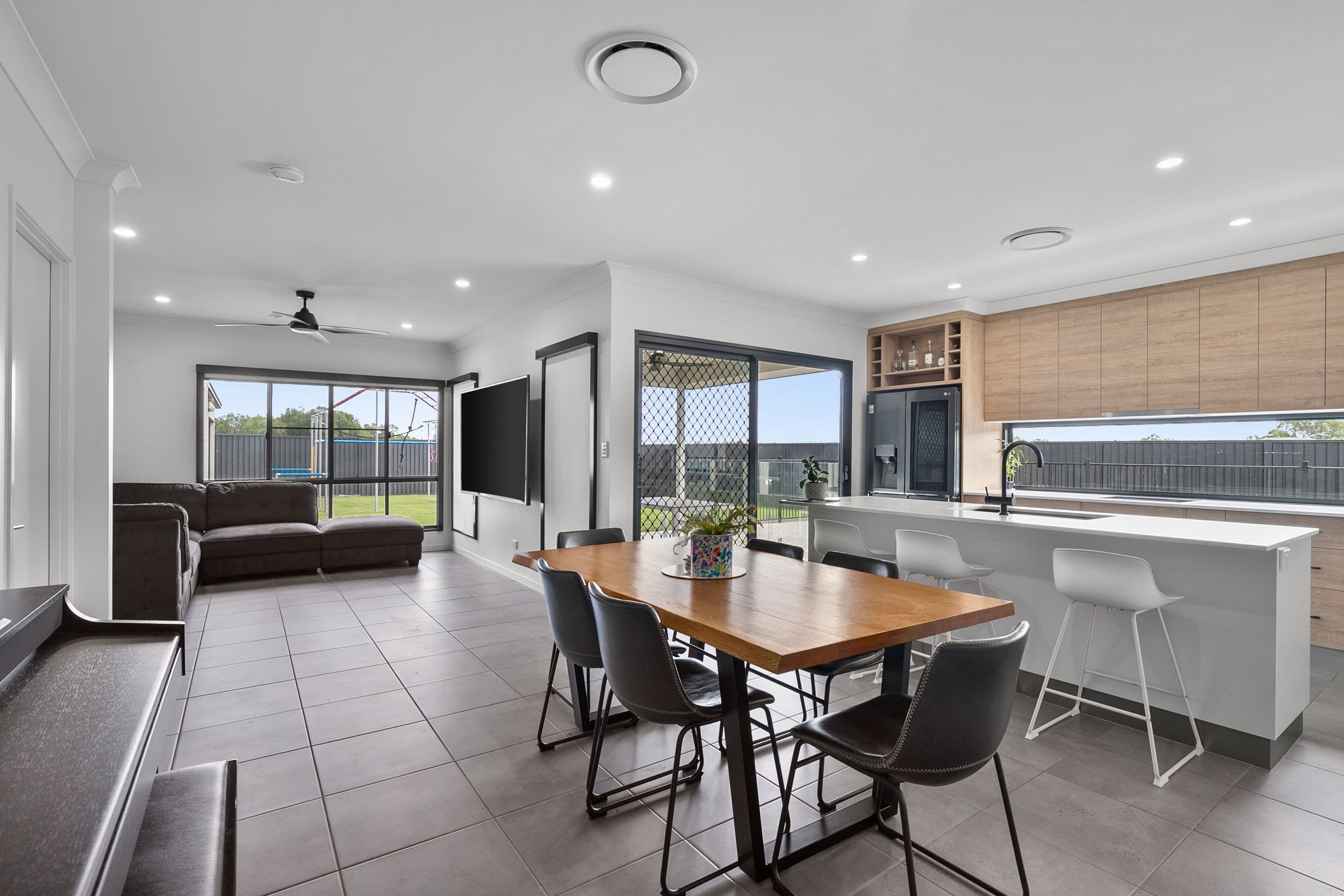 26 - 28 Longford Street, Emerald QLD 4720, Emerald - Image 1