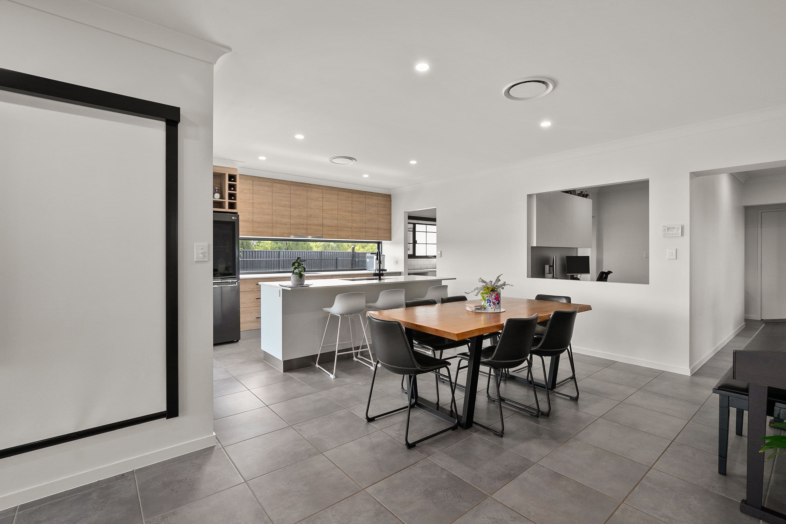 26 - 28 Longford Street, Emerald QLD 4720, Emerald - Thumbnail 7