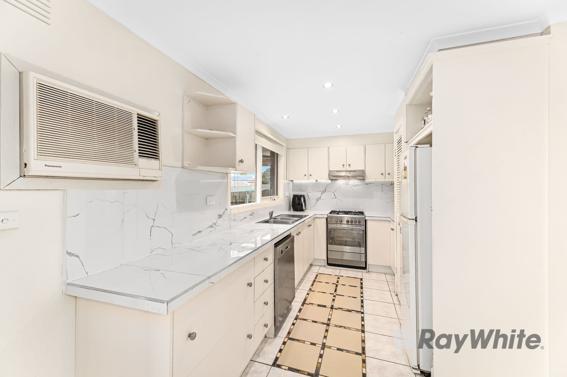 62 John Fawkner Drive, Endeavour Hills VIC 3802, Endeavour Hills - Thumbnail 4
