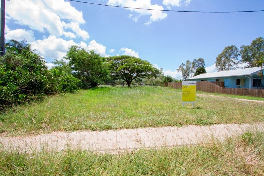 27 Gower Street, KELSO QLD 4815, Kelso - Image 1