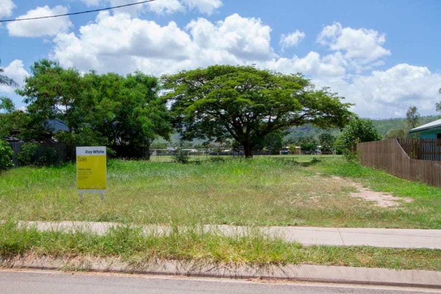 27 Gower Street, KELSO QLD 4815, Kelso - Thumbnail 2