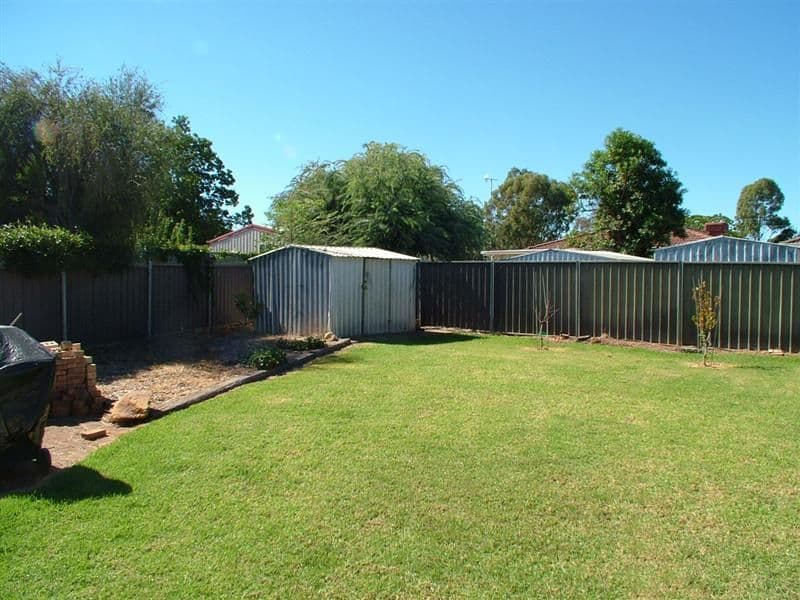 44 Bonner Crescent, DUBBO NSW 2830, Dubbo - Thumbnail 3