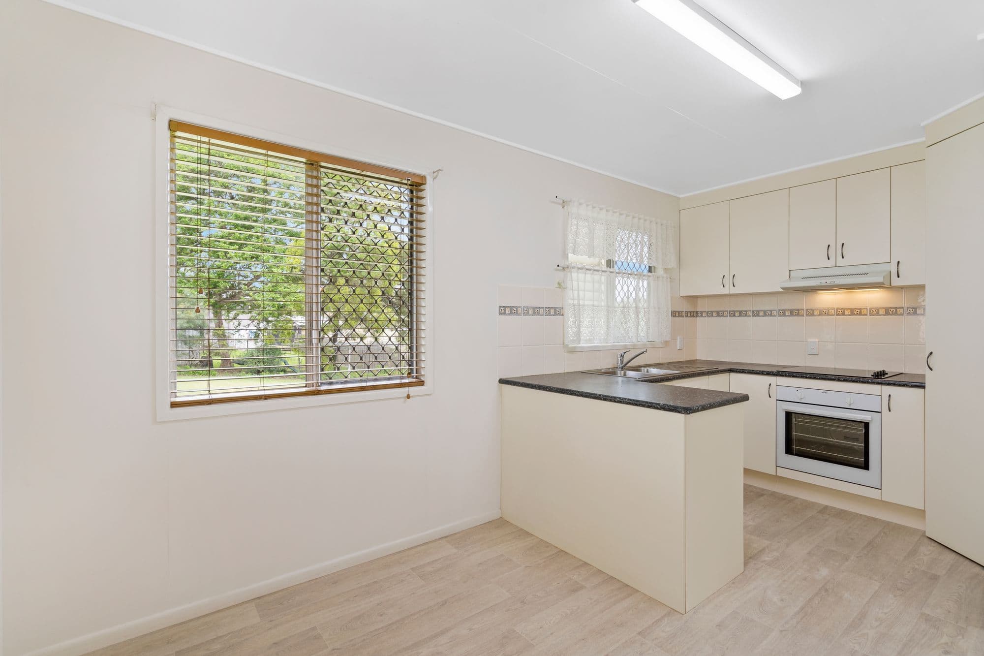 32 Naomai Street, Bundamba QLD 4304, Bundamba - Thumbnail 7