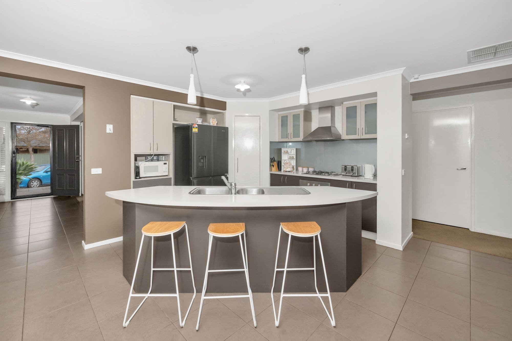 12 Sladen Street, Wyndham Vale VIC 3024, Wyndham Vale - Thumbnail 2