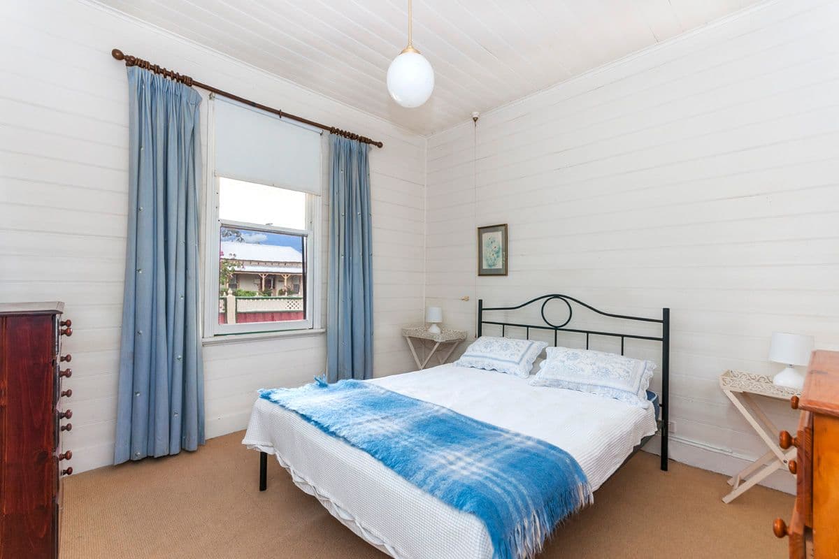 5 Learmonth Street, Hamilton VIC 3300, Hamilton - Thumbnail 4