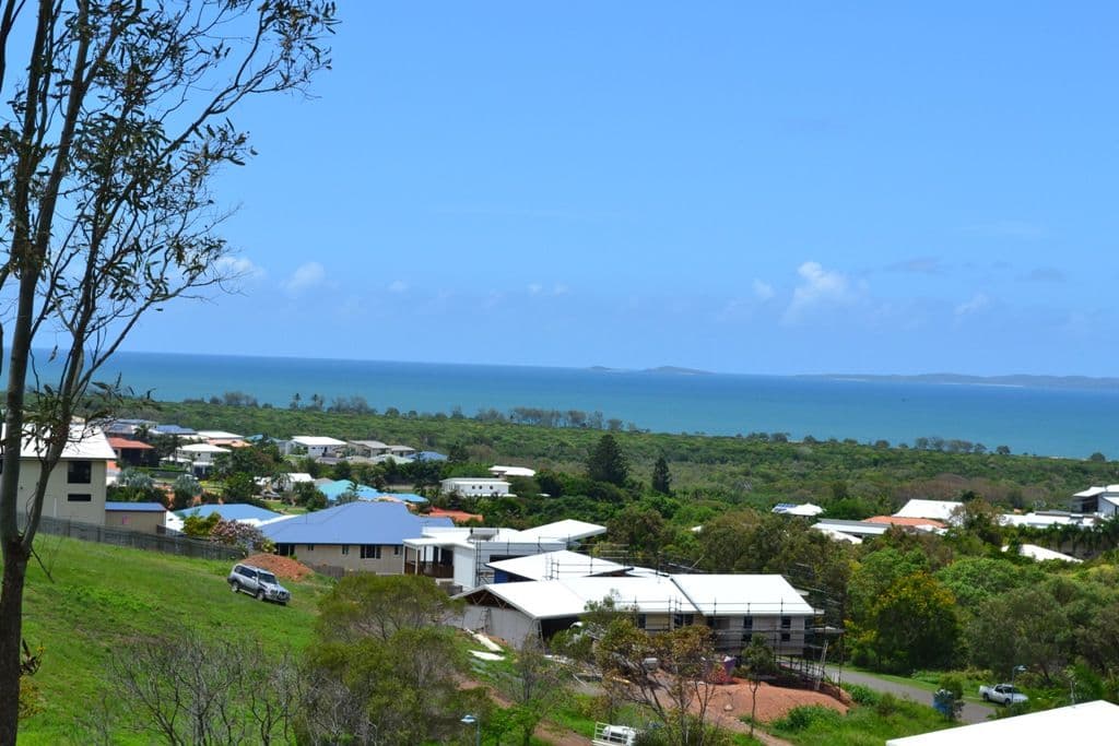 5 Fraser Crescent, PACIFIC HEIGHTS QLD 4703, Pacific Heights - Thumbnail 2