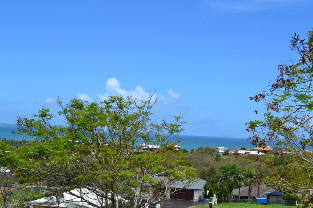 5 Fraser Crescent, PACIFIC HEIGHTS QLD 4703, Pacific Heights - Thumbnail 3