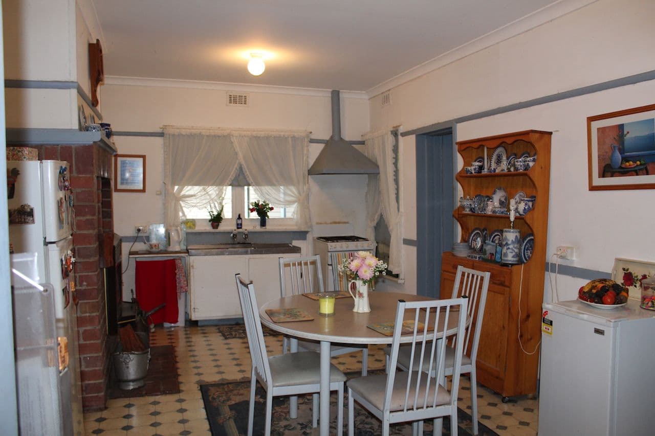 76 Stephen Street, Hamilton VIC 3300, Hamilton - Thumbnail 4