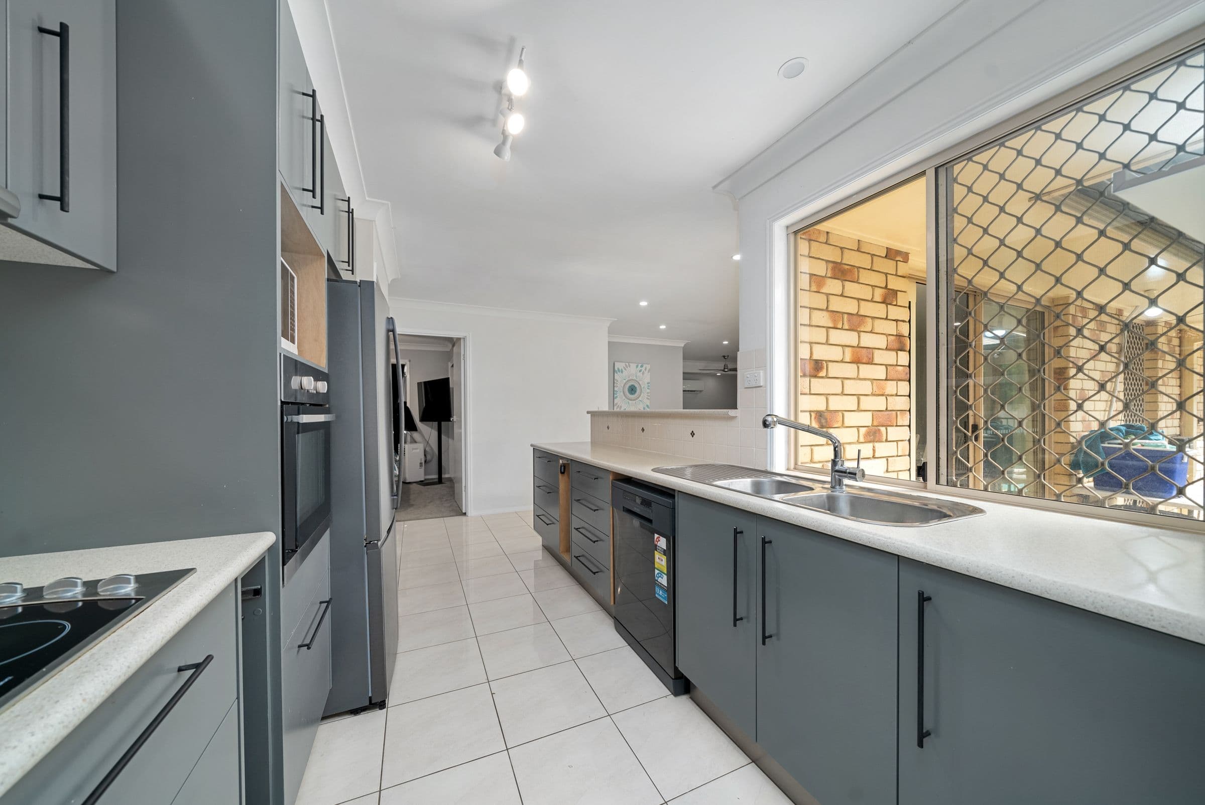 17 Duyvestyn Terrace, Murrumba Downs QLD 4503, Murrumba Downs - Thumbnail 3