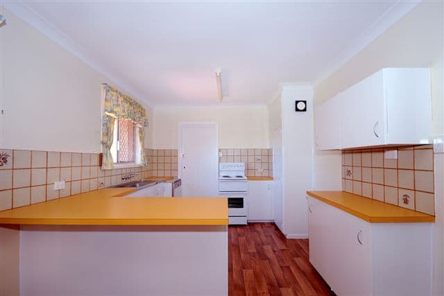 18 Diosma Street, CENTENARY HEIGHTS QLD 4350, Centenary Heights - Thumbnail 2