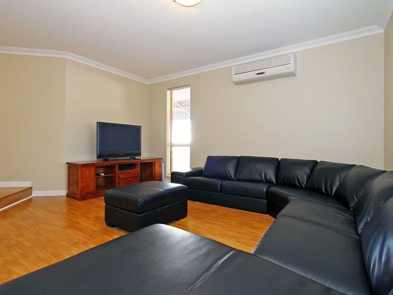372 Summerlakes Parade, BALLAJURA WA 6066, Ballajura - Thumbnail 3
