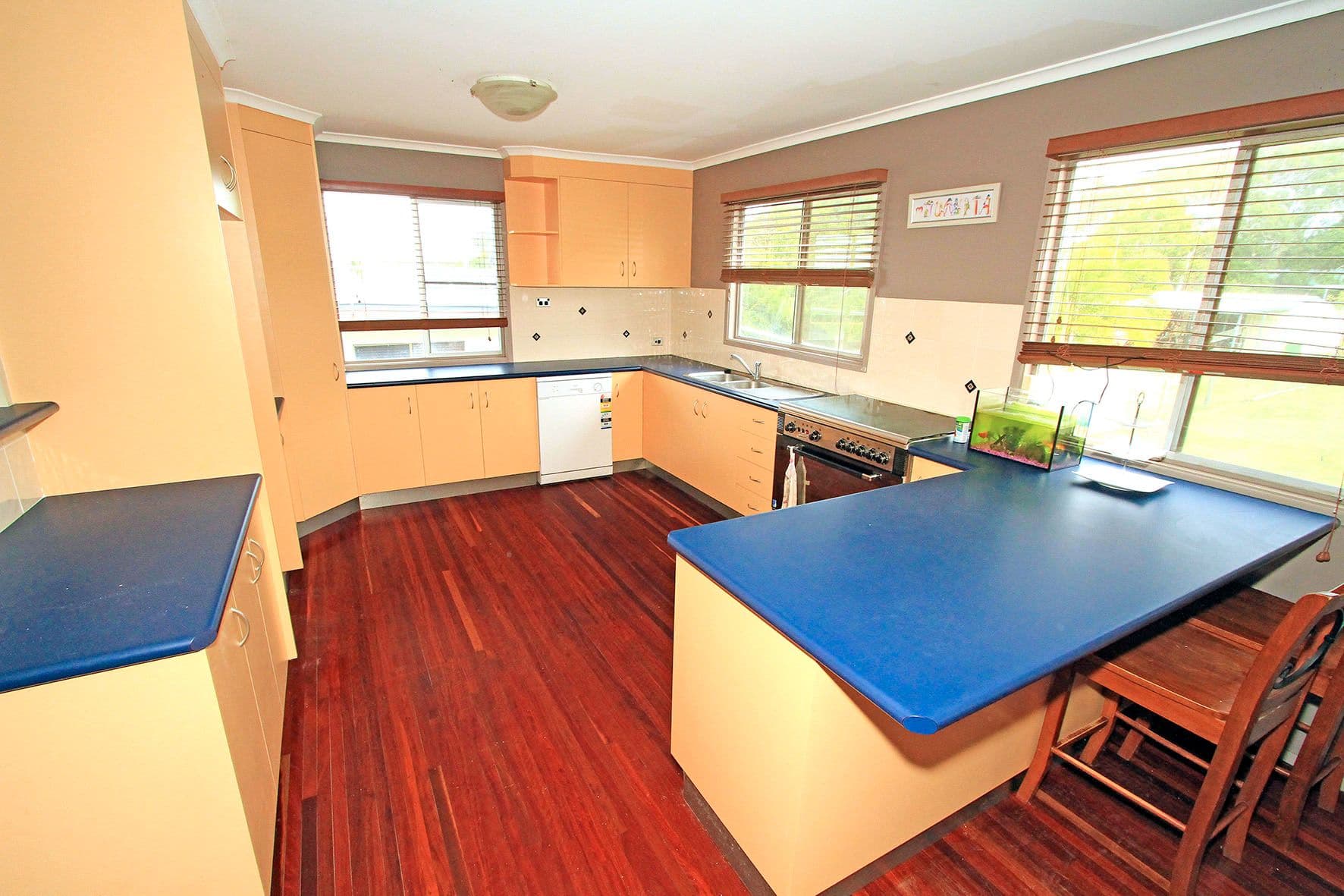 18 School Street, YEPPOON QLD 4703, Yeppoon - Thumbnail 2