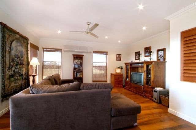 24  Kingfisher Close, HIGHFIELDS QLD 4352, Highfields - Thumbnail 2