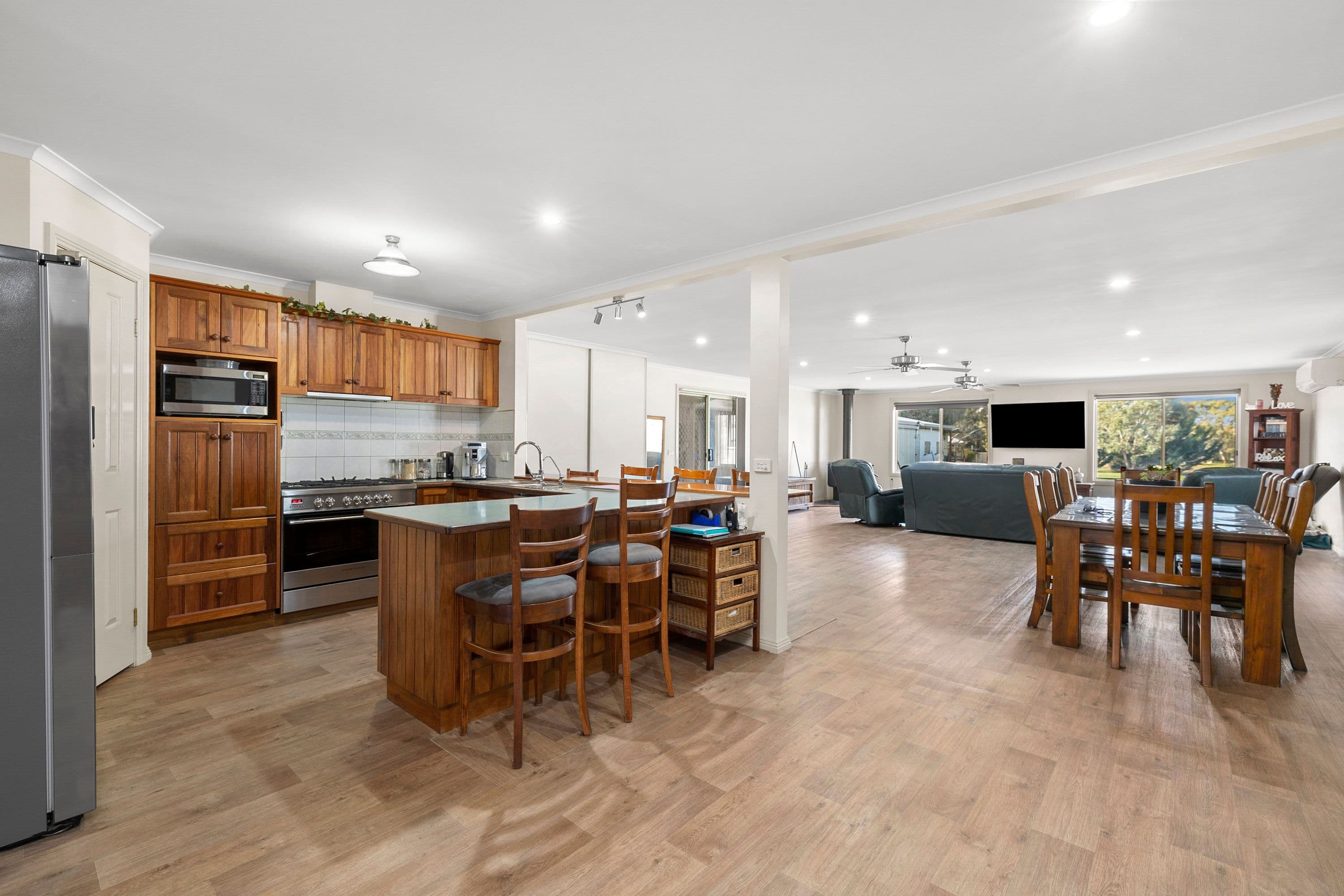 9 Burn Street, Ararat VIC 3377, Ararat - Thumbnail 2